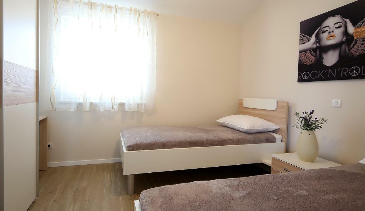 Apartment Porpo Малинска Екстериор снимка